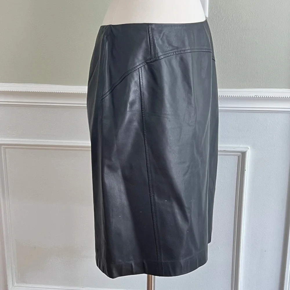 Talbots Black‎ Leather  Pencil Skirt Sz 10 Classic Minimal Capsule Old MoneyChic